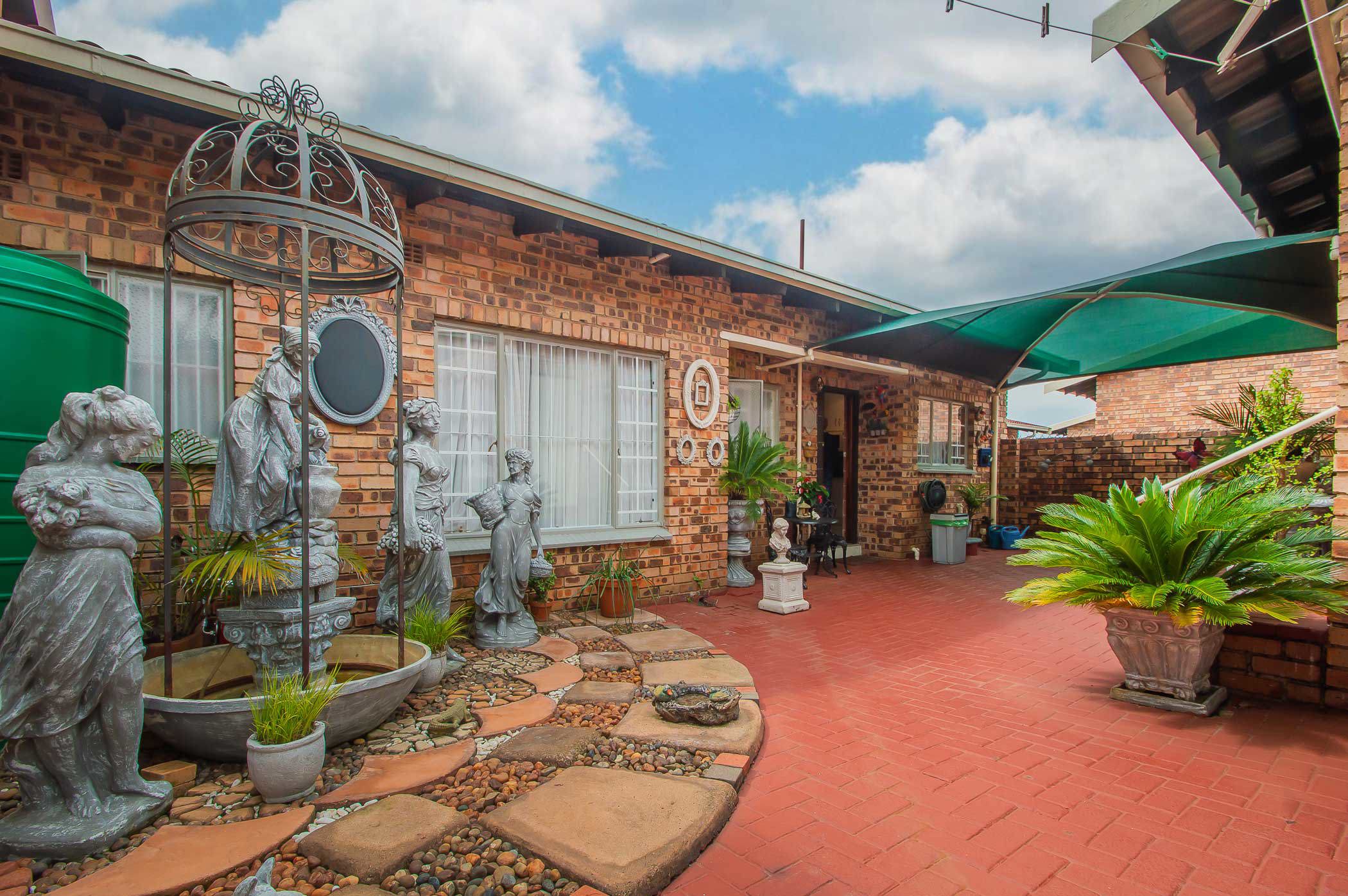 Townhouse for sale in Rant En Dal - 1KR1698947