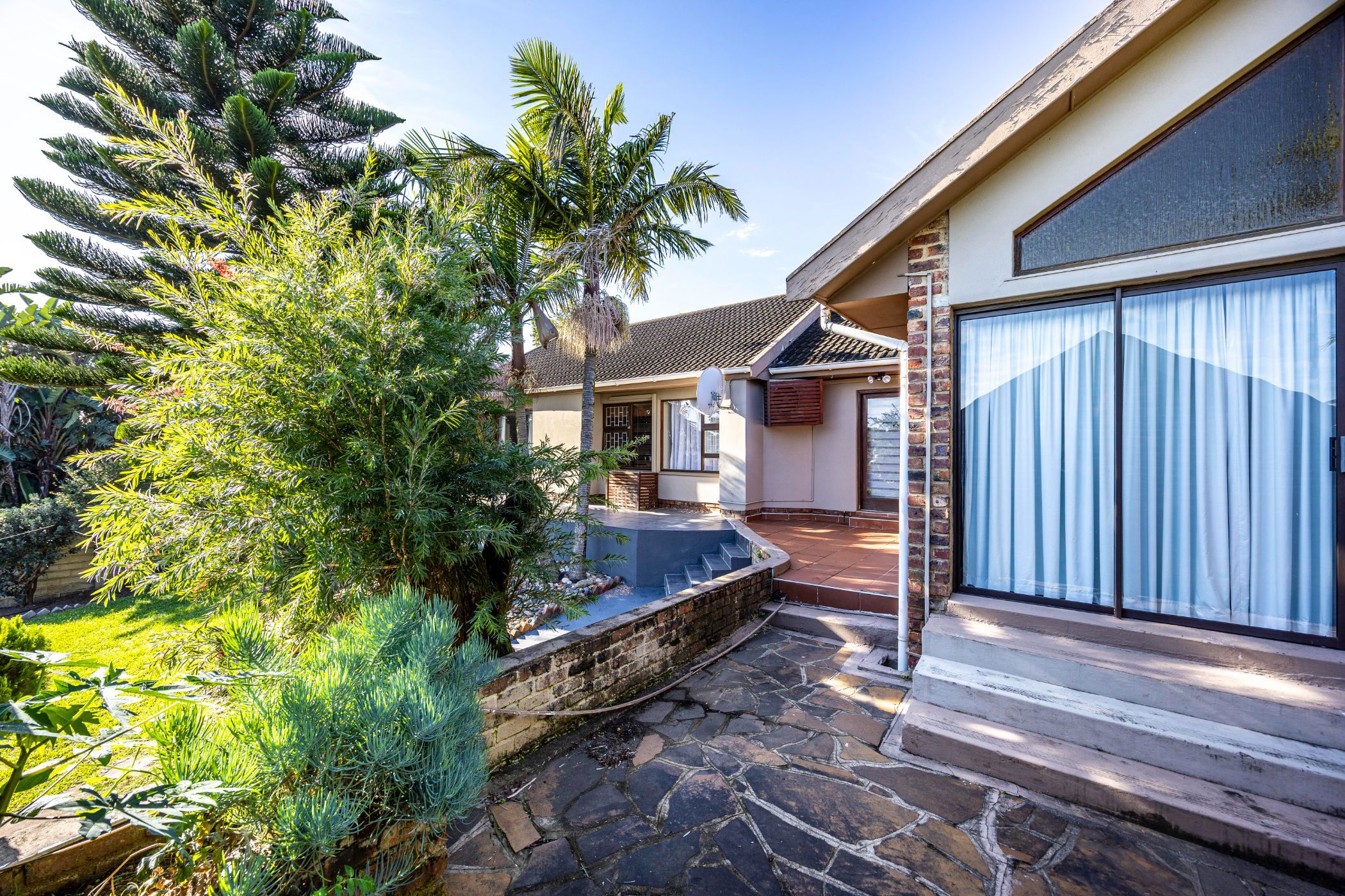 House for sale in Beacon Bay - 1EZ1700696