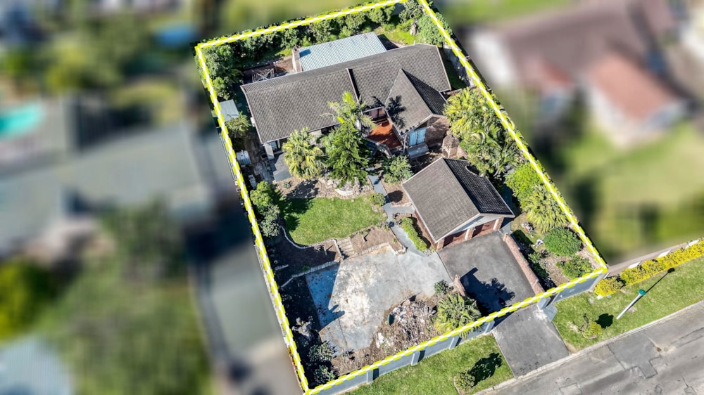 House for sale in Beacon Bay - 1EZ1700696 House for sale in Beacon Bay - 1EZ1700696