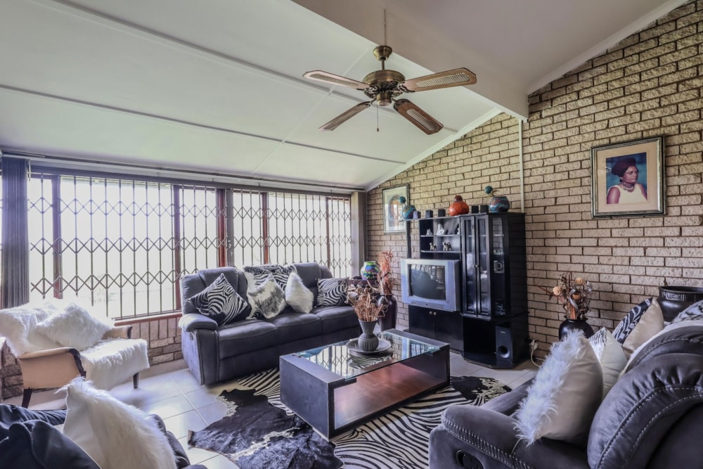 Townhouse for sale in Amanzimtoti - 1WB1745705 Townhouse for sale in Amanzimtoti - 1WB1745705