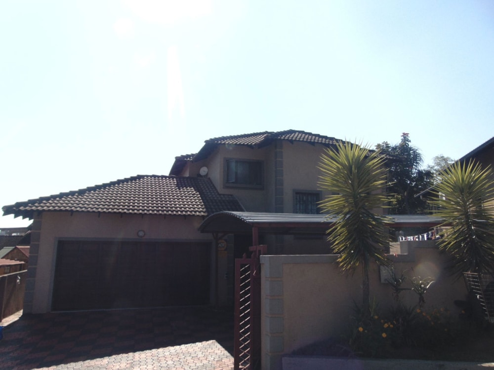 House for sale in Stonehenge - 1NS1701164 House for sale in Stonehenge - 1NS1701164