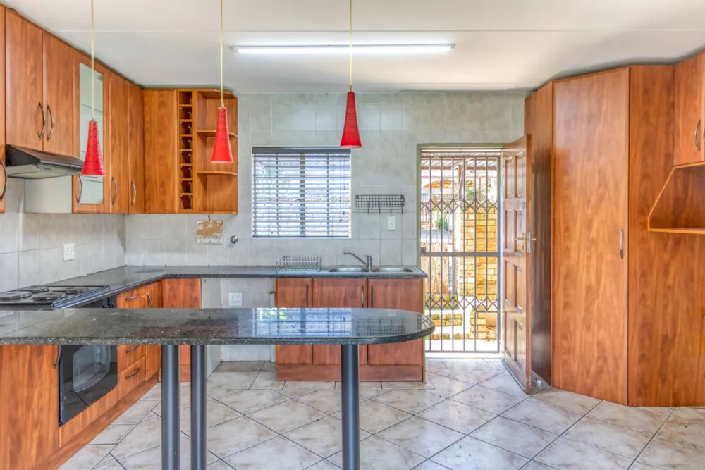 Townhouse sold in Wilgeheuwel - RAN1697791
