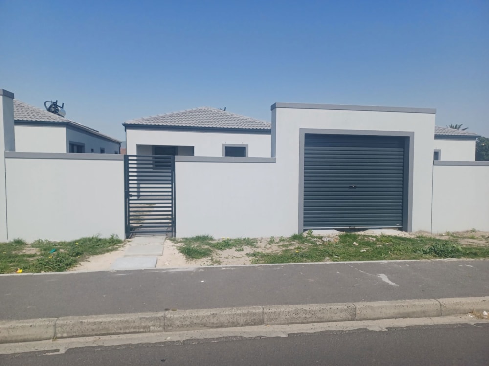 House for sale in Grassy Park - 1OT1668827 House for sale in Grassy Park - 1OT1668827