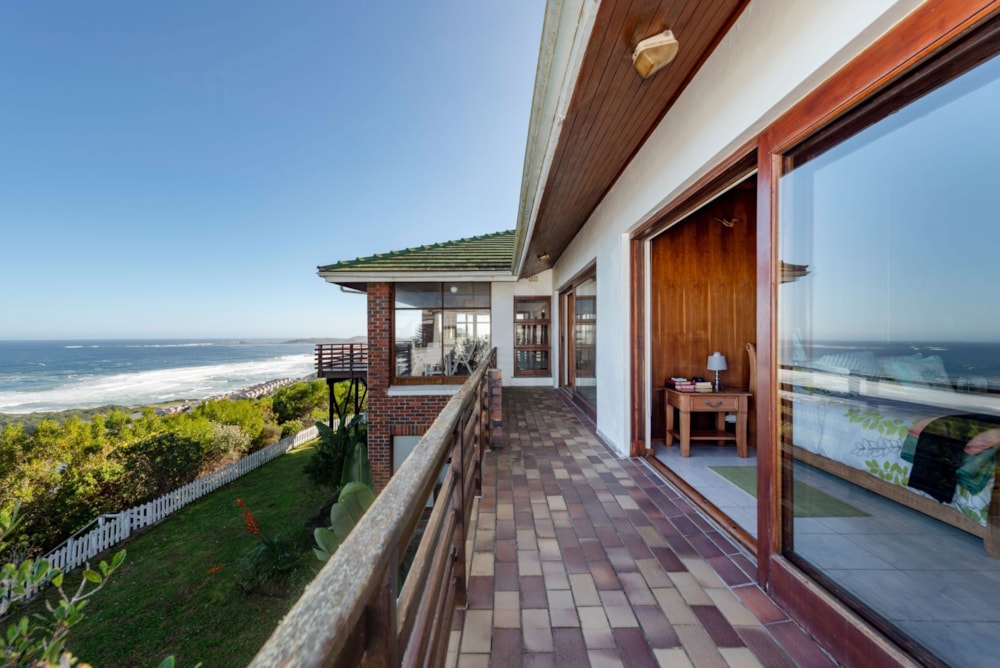 House for sale in Brenton on Sea - 1KG1702071 House for sale in Brenton on Sea - 1KG1702071