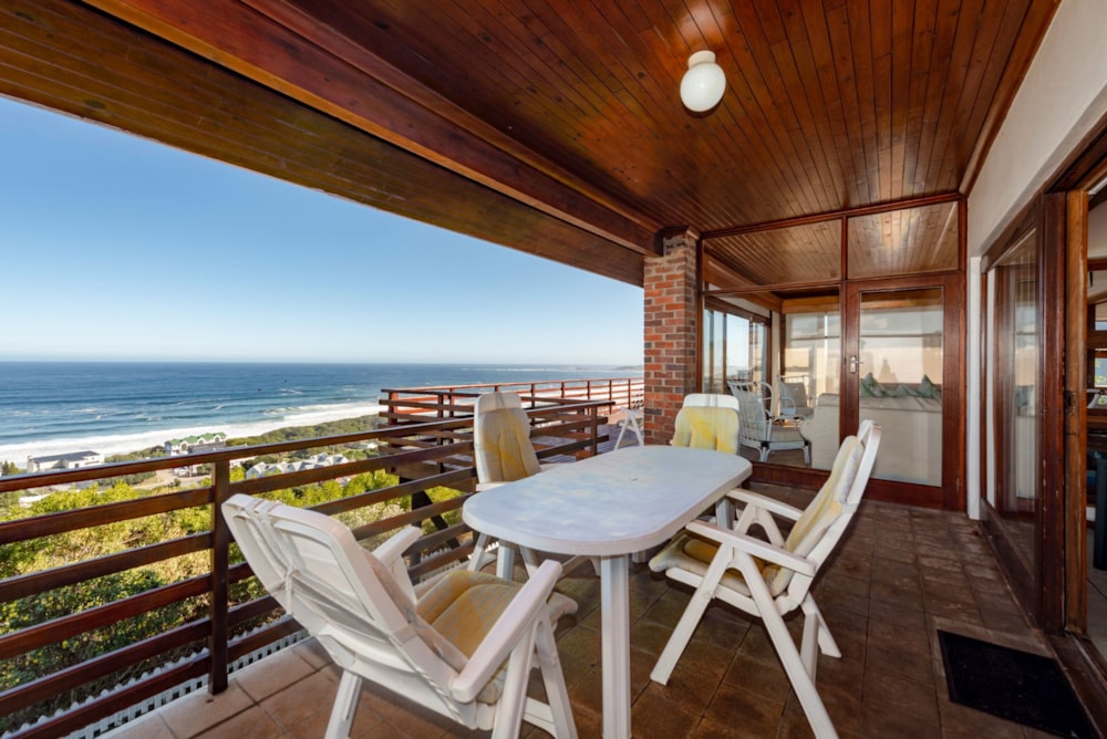 House for sale in Brenton on Sea - 1KG1702071 House for sale in Brenton on Sea - 1KG1702071