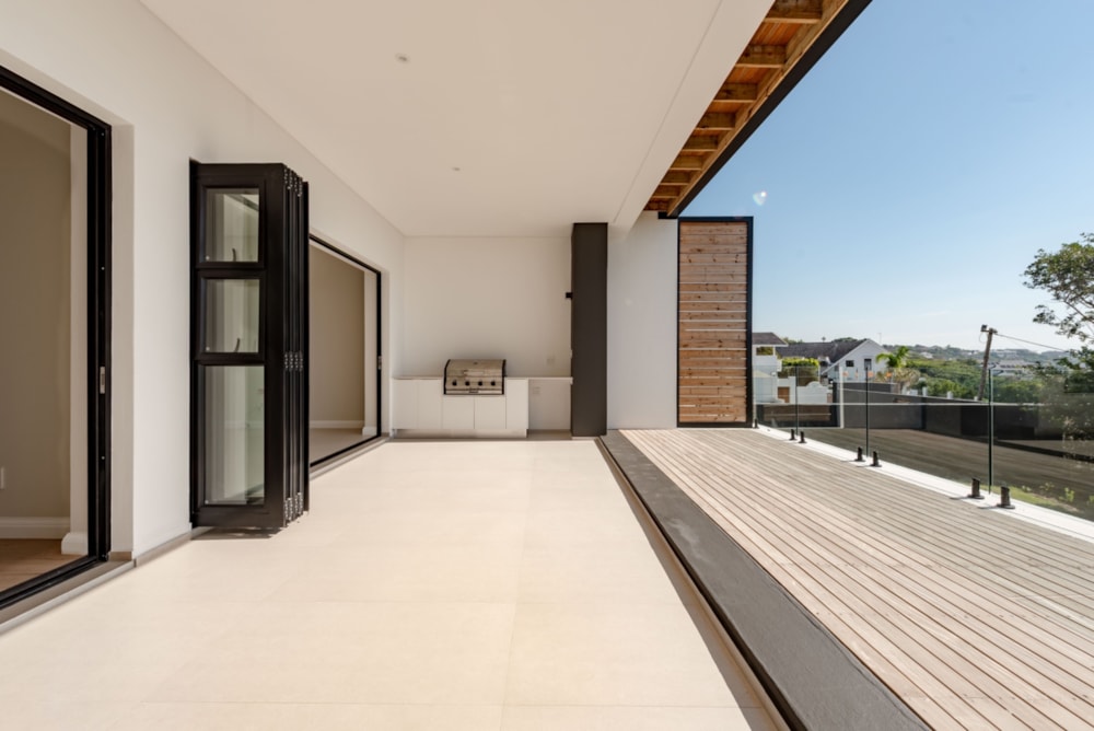 Apartment for sale in Plettenberg Bay - 1KG1700265