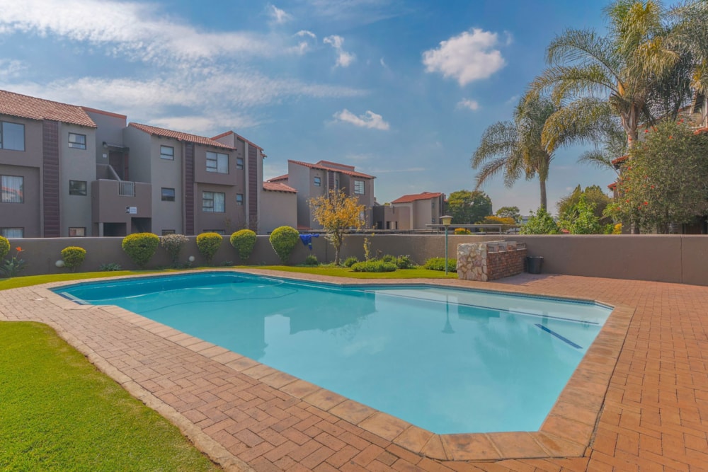 Apartment for sale in Lakefield - EN1701407