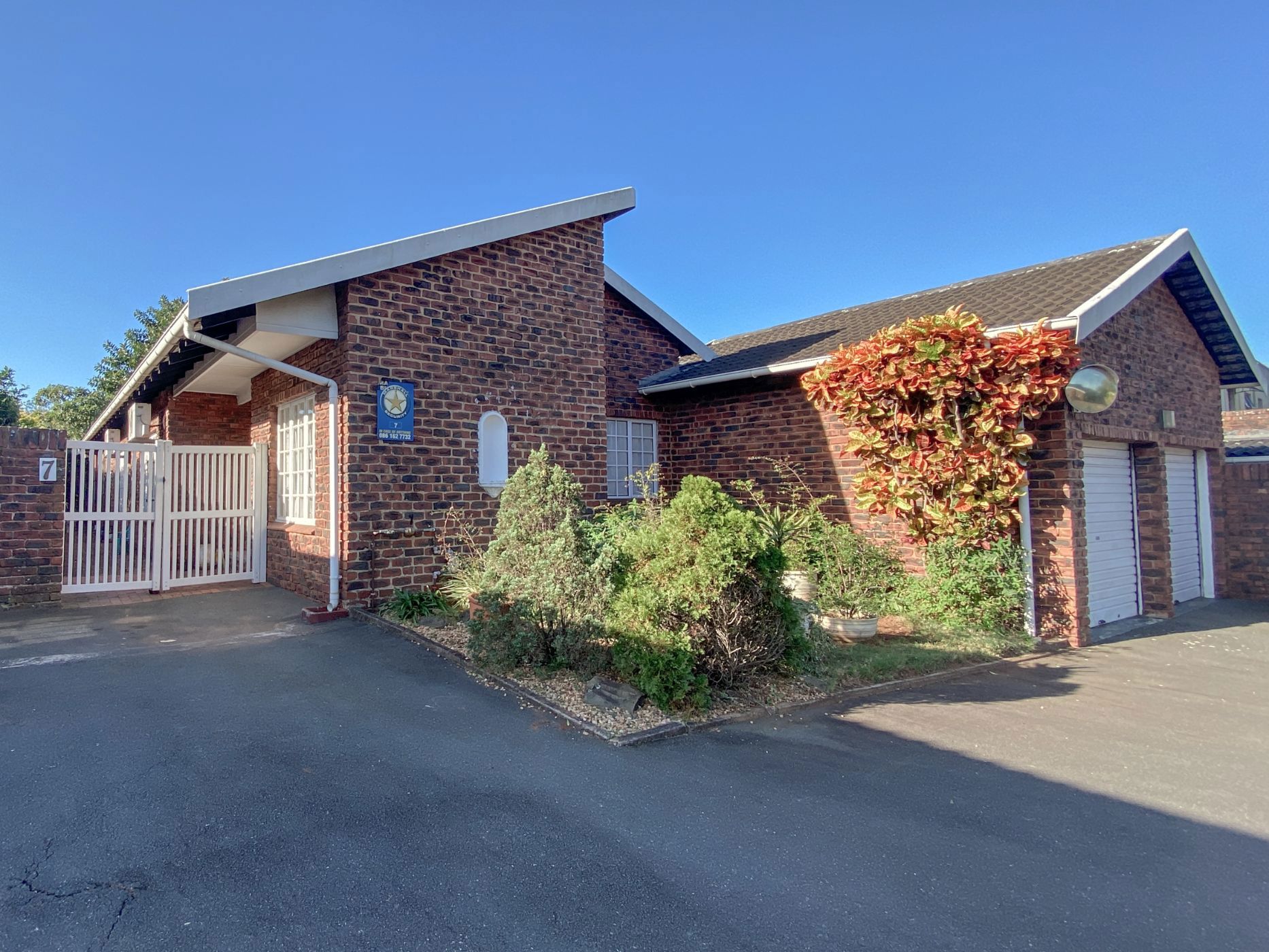 Townhouse for sale in Glen Hills - 1ND1702126