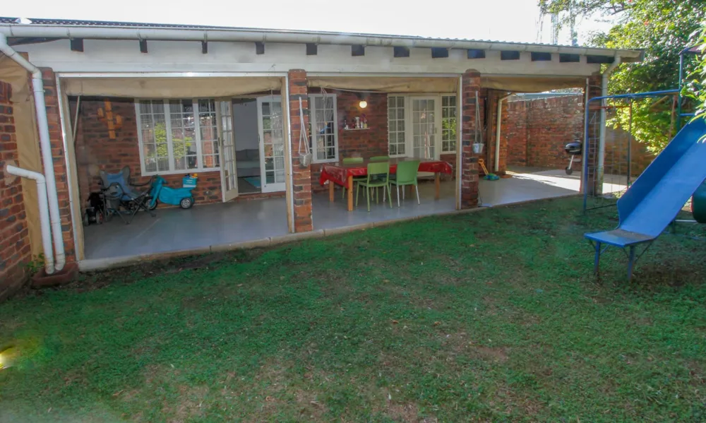 Townhouse for sale in Glen Hills - 1ND1702126