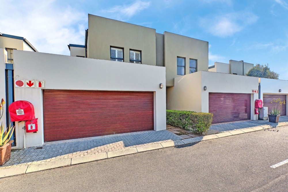 Double-storey cluster let in Bryanston - JBL1699650 Double-storey cluster let in Bryanston - JBL1699650