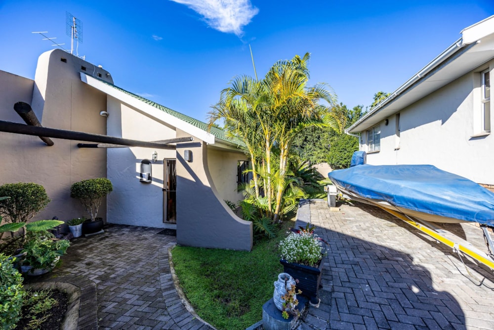 House for sale in Beacon Bay - 1EZ1700833 House for sale in Beacon Bay - 1EZ1700833