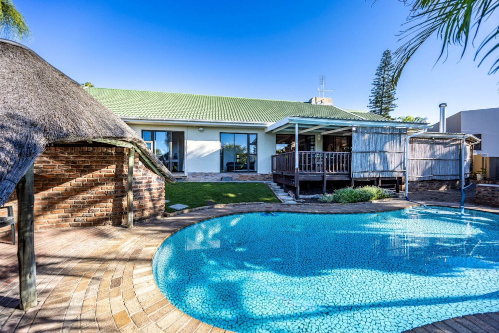 House for sale in Beacon Bay - 1EZ1700833 House for sale in Beacon Bay - 1EZ1700833