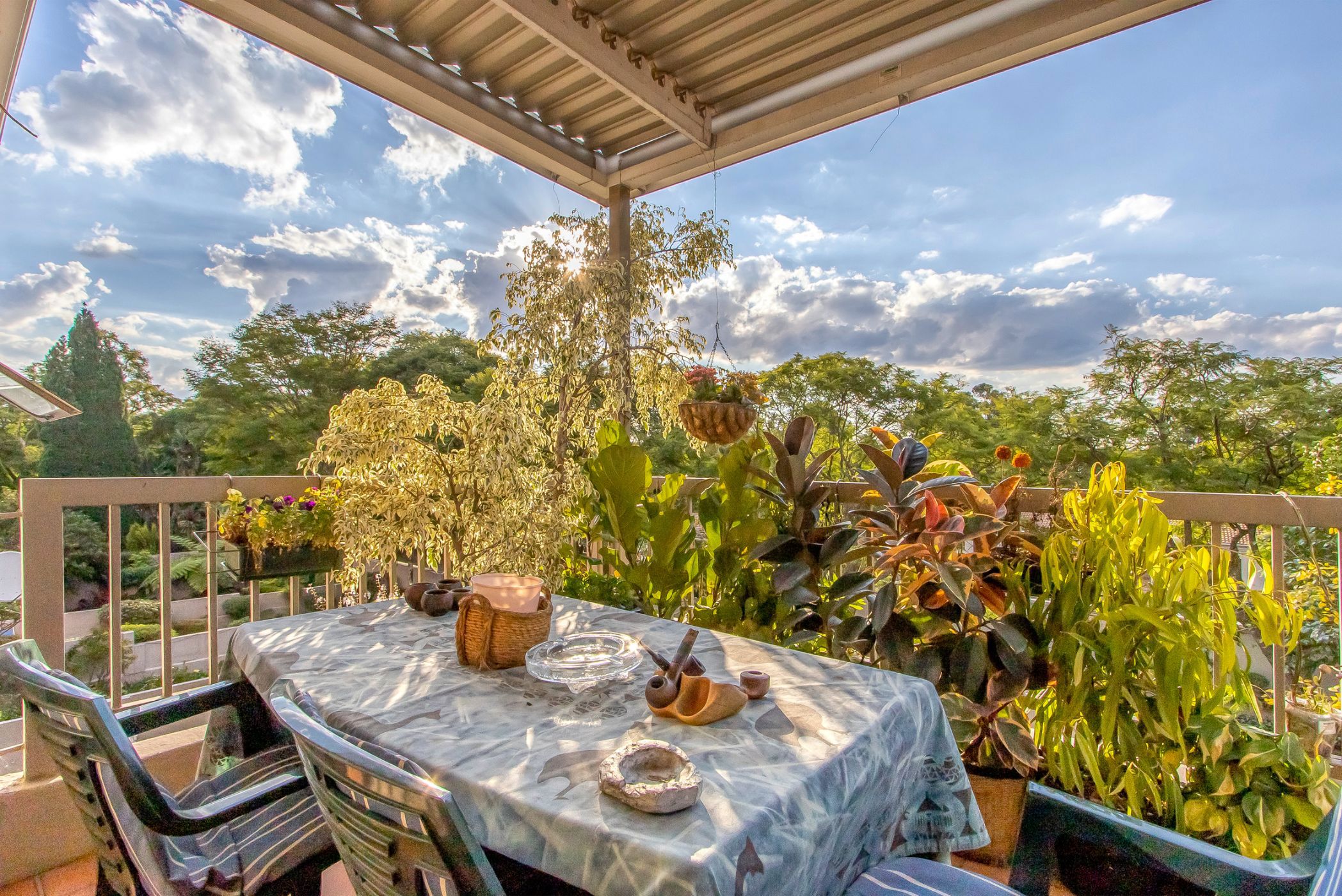 Apartment sold in Oaklands, Johannesburg - HP1698988