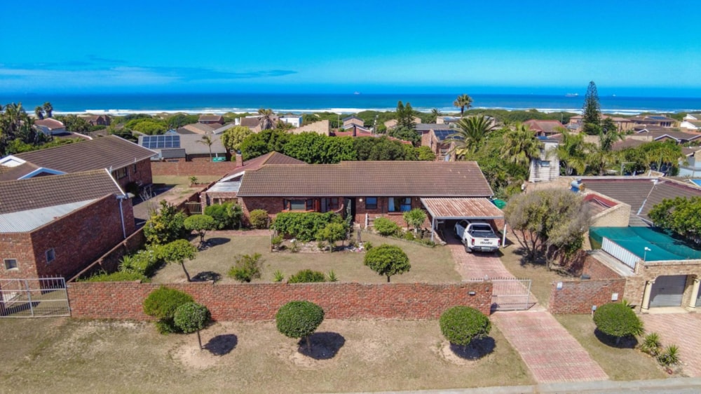 House for sale in Bluewater Bay, Port Elizabeth, Gqeberha - 1PLZ1700868 House for sale in Bluewater Bay, Port Elizabeth, Gqeberha - 1PLZ1700868