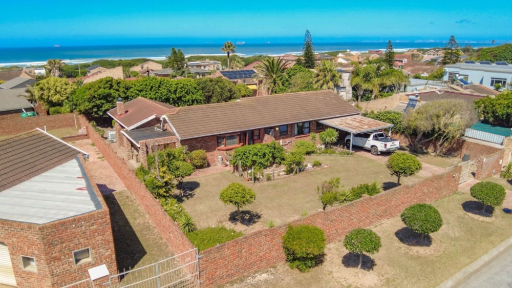 House for sale in Bluewater Bay, Port Elizabeth, Gqeberha - 1PLZ1700868 House for sale in Bluewater Bay, Port Elizabeth, Gqeberha - 1PLZ1700868