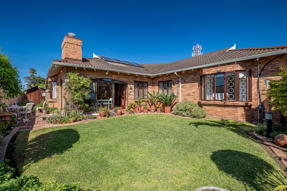 Townhouse sold in Summerstrand - 1PLZ1698877 Townhouse sold in Summerstrand - 1PLZ1698877