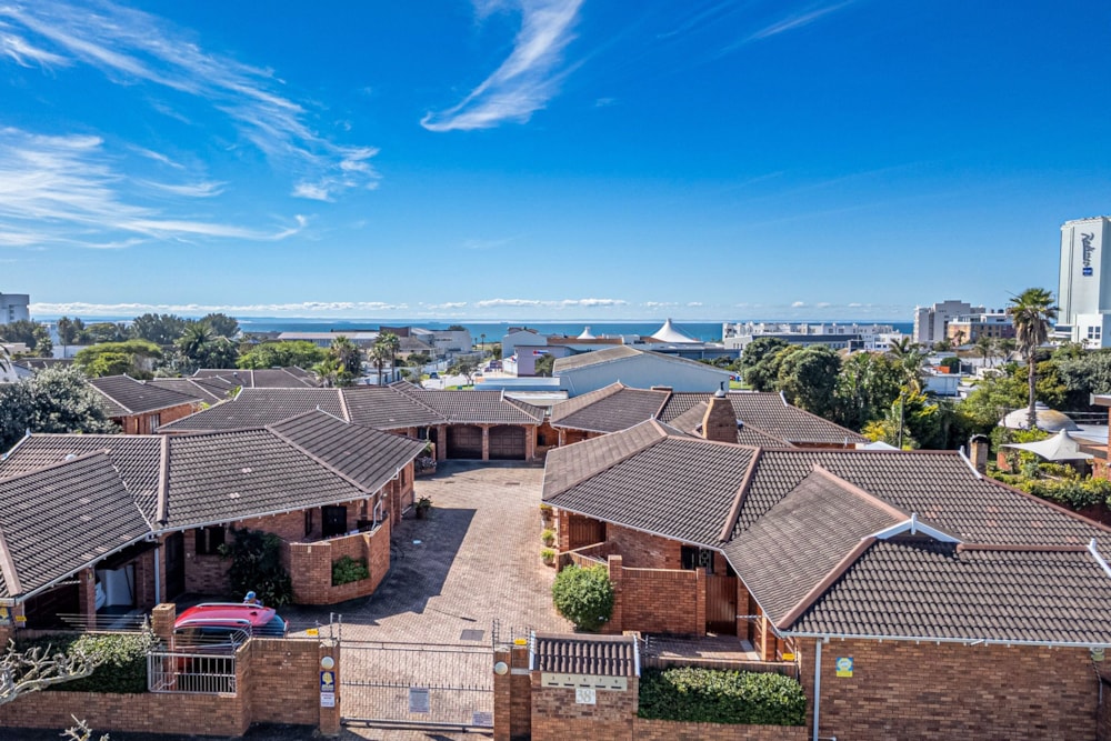 Townhouse sold in Summerstrand - 1PLZ1698877 Townhouse sold in Summerstrand - 1PLZ1698877