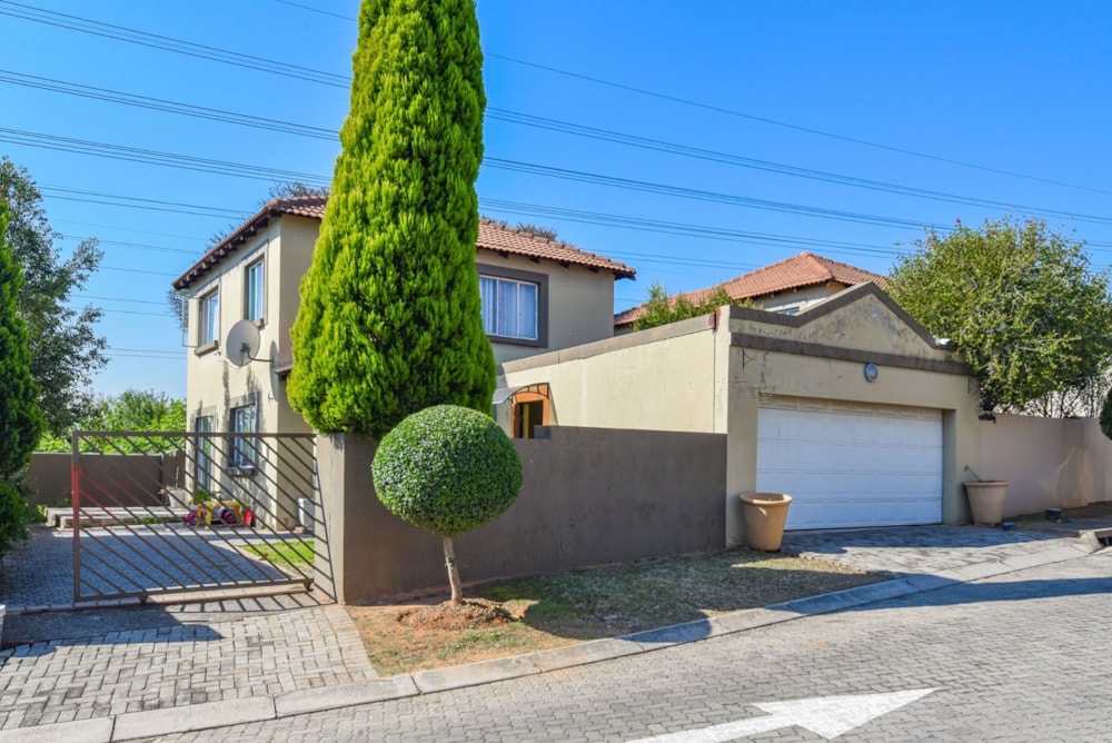 House for sale in North Riding - FW1701332 House for sale in North Riding - FW1701332