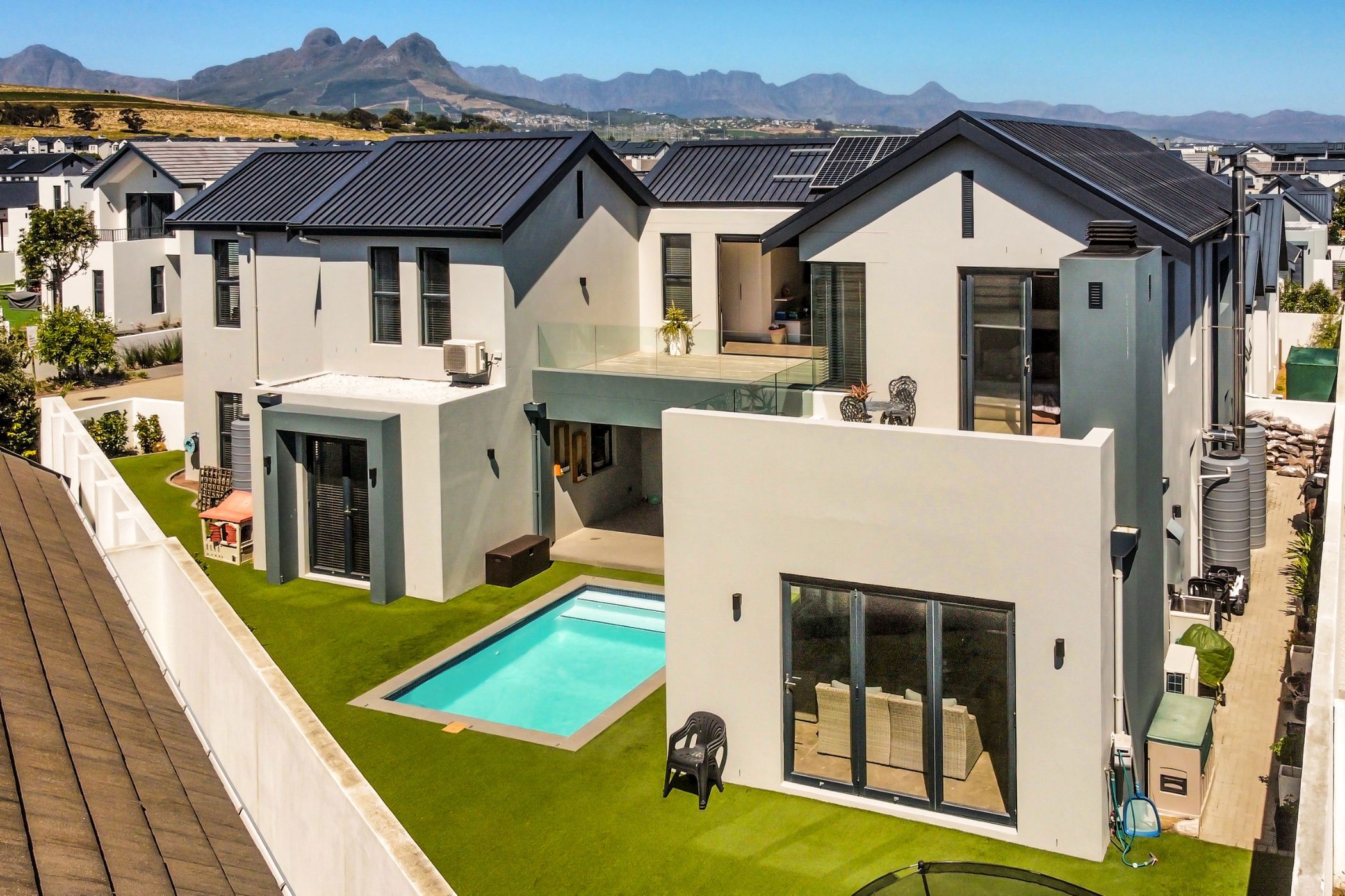 House for sale in Sitari Country Estate - SW1698841