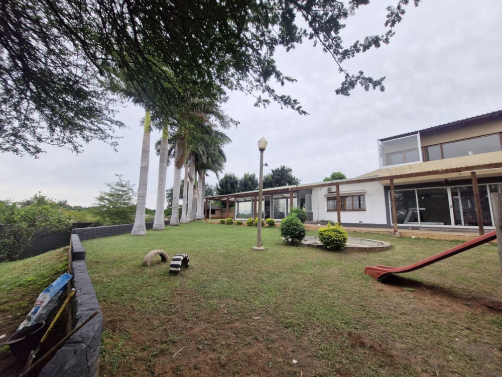 Double-storey house for sale in Matola, Mozambique - 3MQ1699626