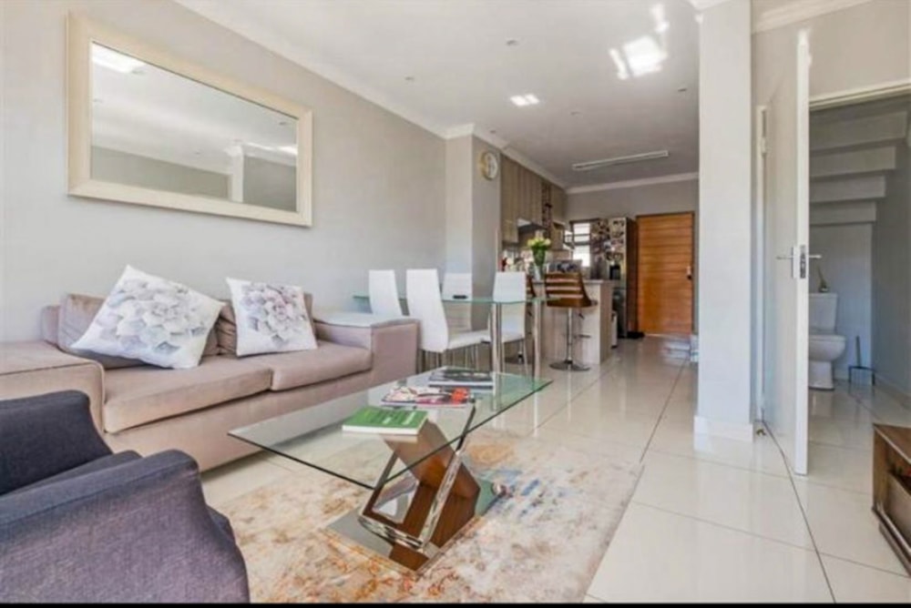 Apartment for sale in Paulshof - FW1702655 Apartment for sale in Paulshof - FW1702655