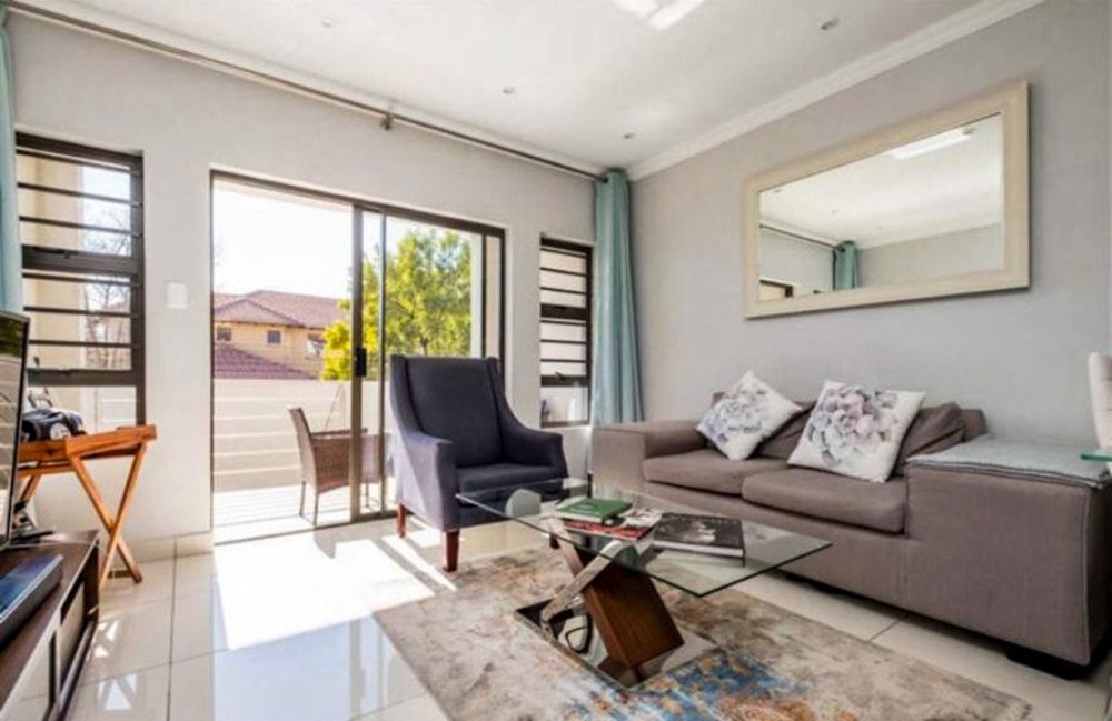 Apartment for sale in Paulshof - FW1702655 Apartment for sale in Paulshof - FW1702655