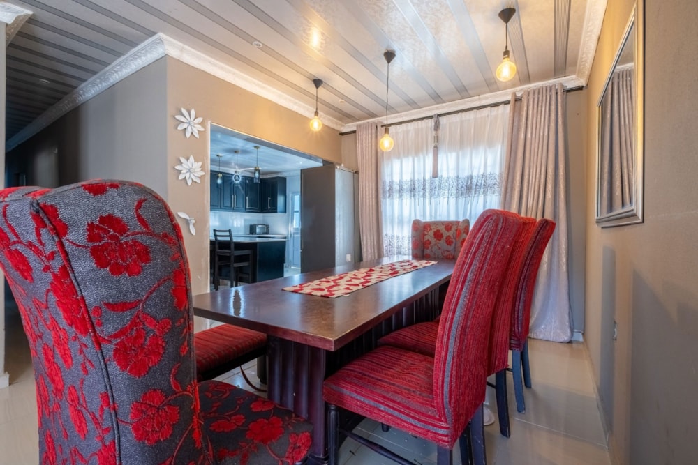 House for sale in Amanzimtoti - 1WB1702430 House for sale in Amanzimtoti - 1WB1702430