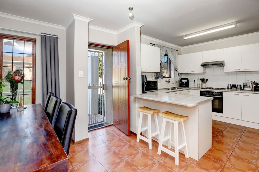 House to rent in Uitzicht, Durbanville - NSL1741503 House to rent in Uitzicht, Durbanville - NSL1741503