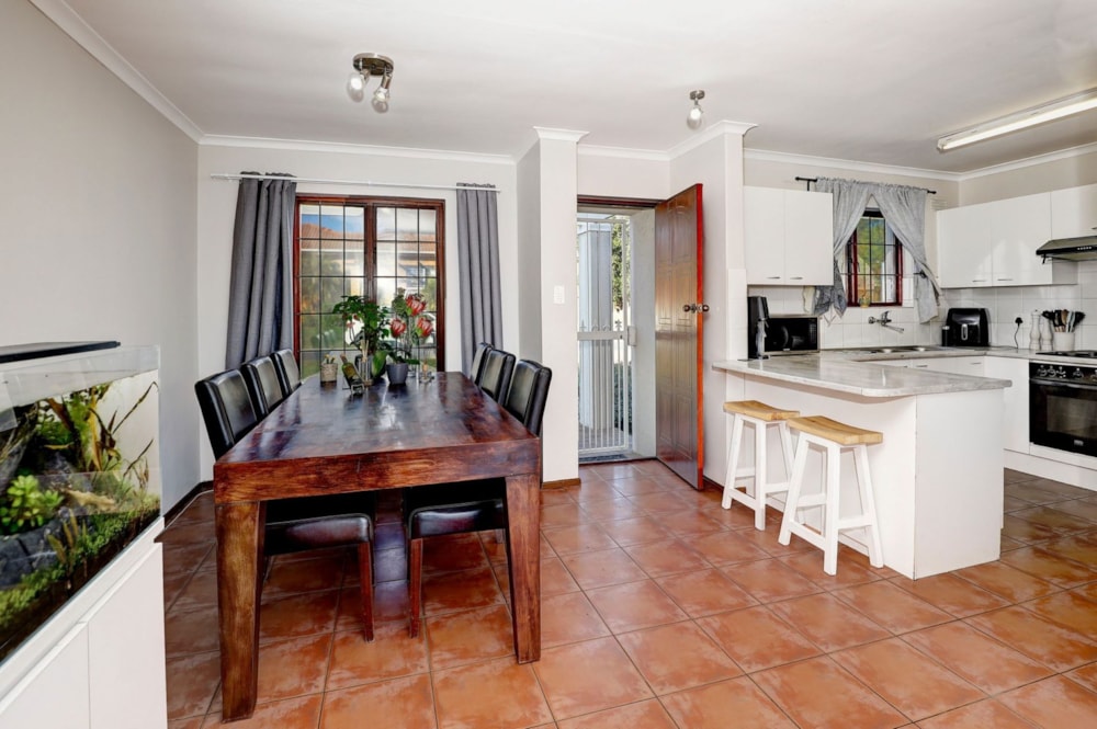 House to rent in Uitzicht, Durbanville - NSL1741503 House to rent in Uitzicht, Durbanville - NSL1741503