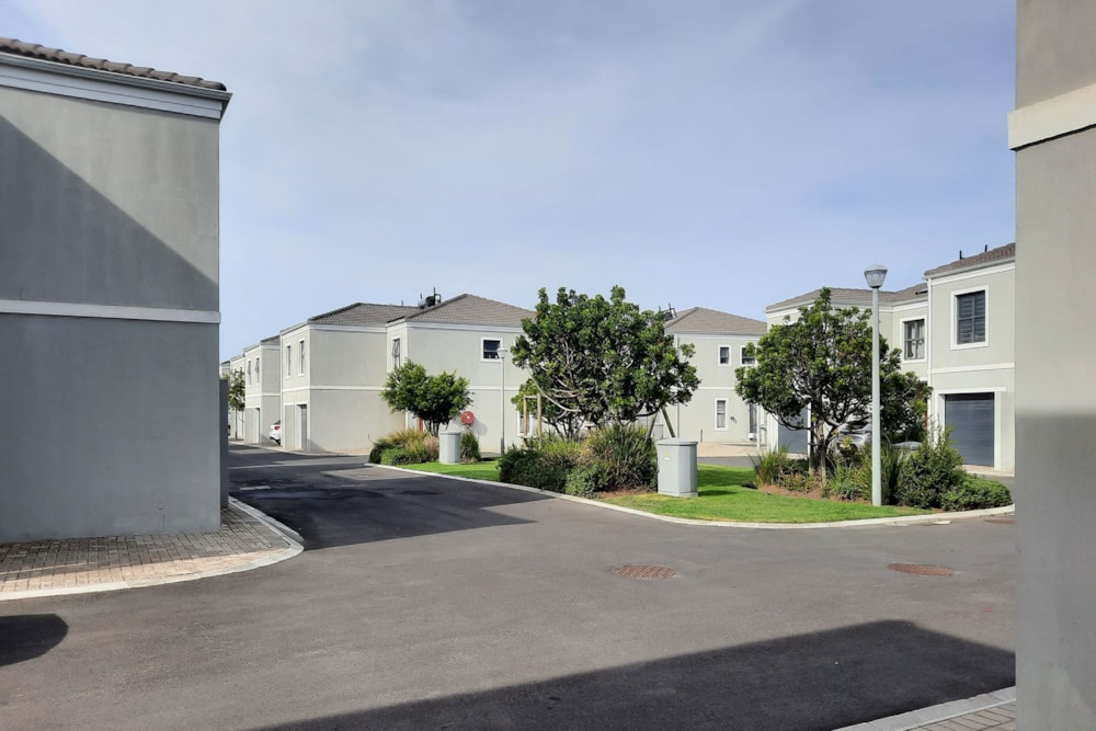 Security complex home sold in Parklands North - 1TV1698879 Security complex home sold in Parklands North - 1TV1698879