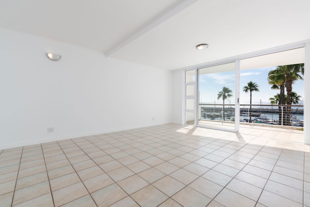 Apartment sold in Mouille Point - AS1701058