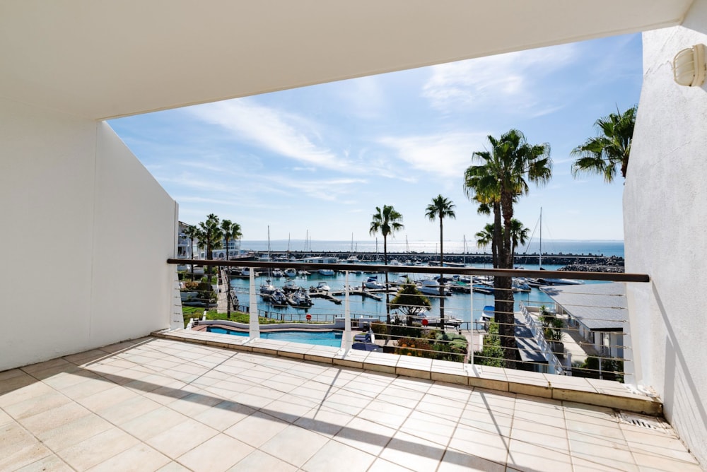 Apartment sold in Mouille Point - AS1701058
