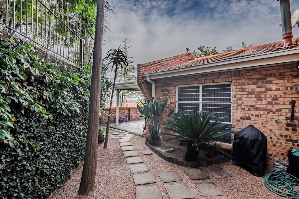 Townhouse sold in La Montagne, Pretoria East - PT1700248 Townhouse sold in La Montagne, Pretoria East - PT1700248