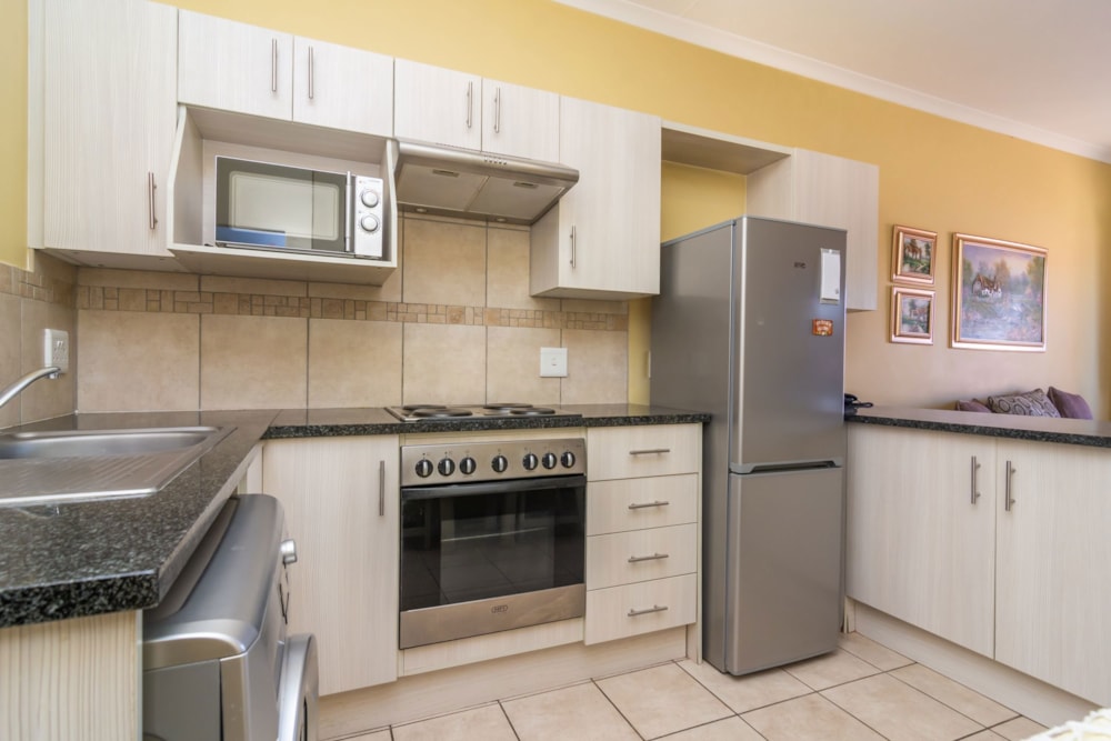 Apartment sold in Featherbrooke Hills Retirement Village - 1KR1701721 Apartment sold in Featherbrooke Hills Retirement Village - 1KR1701721