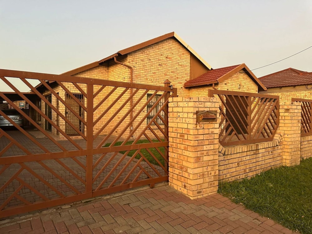 House for sale in Grasslands - 1BX1700849