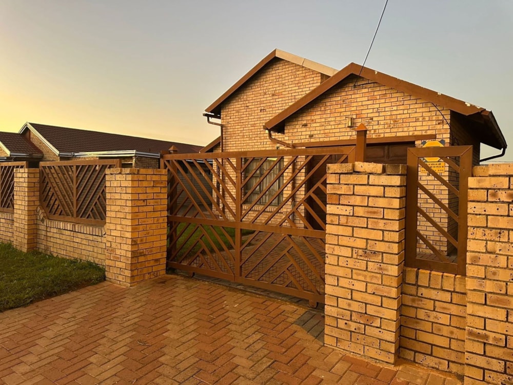 House for sale in Grasslands - 1BX1700849