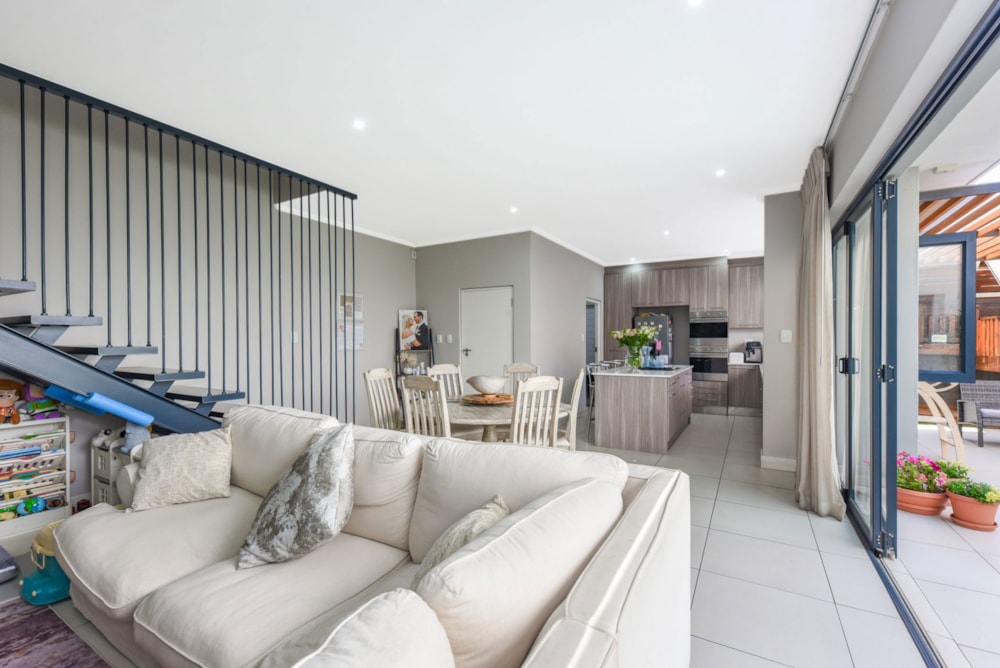 Townhouse for sale in Sandown, Sandton - HP1700706 Townhouse for sale in Sandown, Sandton - HP1700706