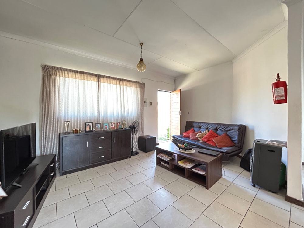 Townhouse for sale in Bendor Park - 1PS1701157