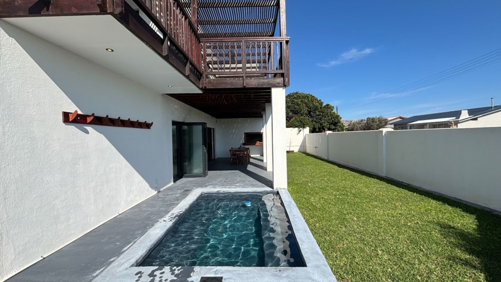 Double-storey house for sale in Elands Bay - LA1664146 Double-storey house for sale in Elands Bay - LA1664146