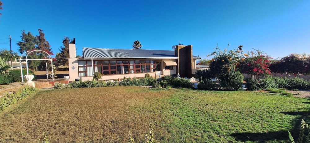 House for sale in Oudtshoorn Central - 1OU1700111