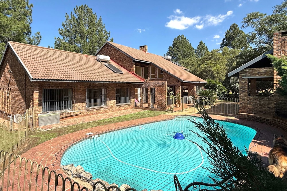 Double-storey house for sale in Kyalami AH - MR1699452
