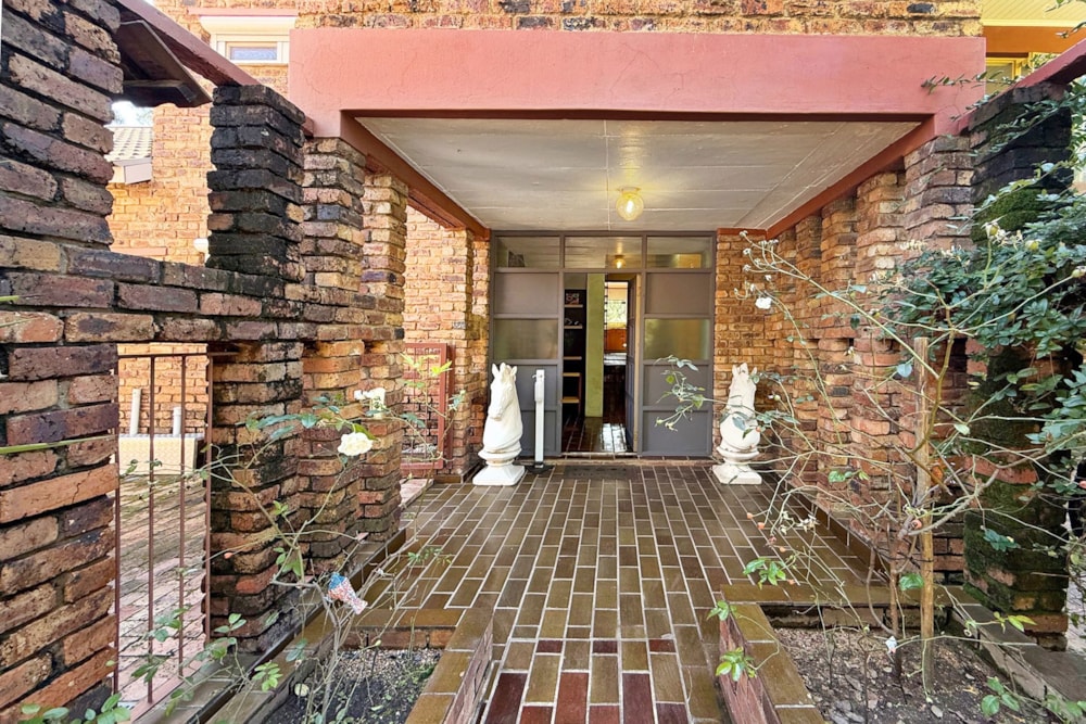 Double-storey house to rent in Kyalami AH - MDL1751794 Double-storey house to rent in Kyalami AH - MDL1751794