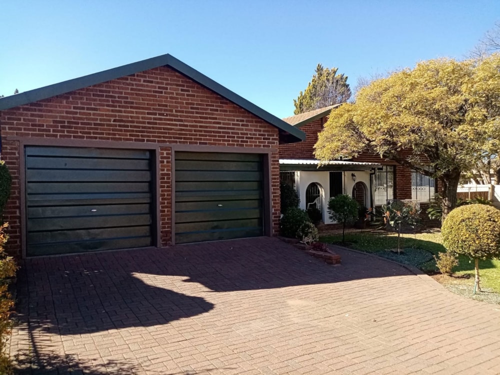 House for sale in Universitas - 1BX1702726