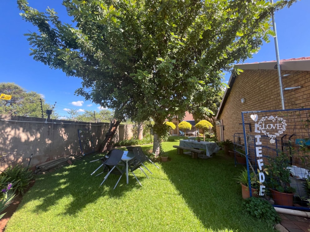 Townhouse for sale in Flora Park, Polokwane - 1PS1701842