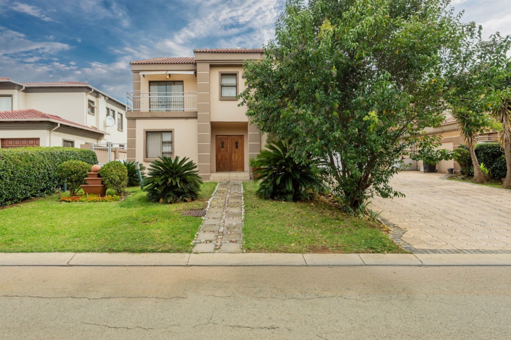 House for sale in Aspen Hills Nature Reserve - 1GV1698805 House for sale in Aspen Hills Nature Reserve - 1GV1698805