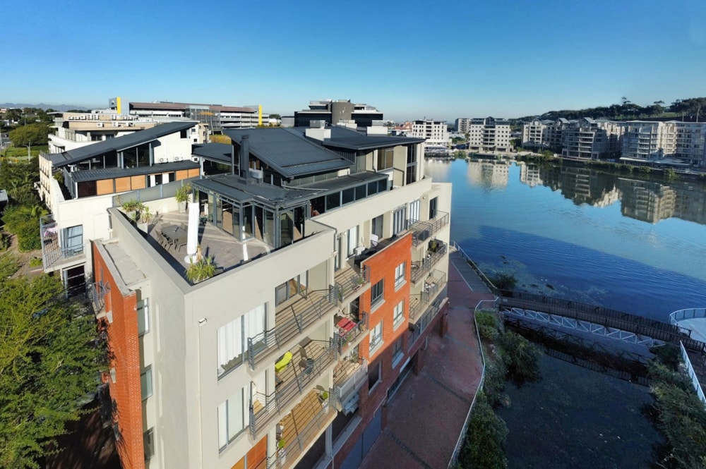 Penthouse apartment for sale in Tygervalley Waterfront - DBV1700532