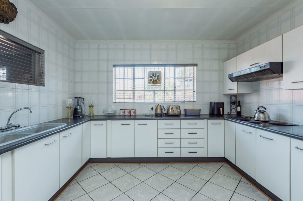 House for sale in Brackendowns - 1GV1700470