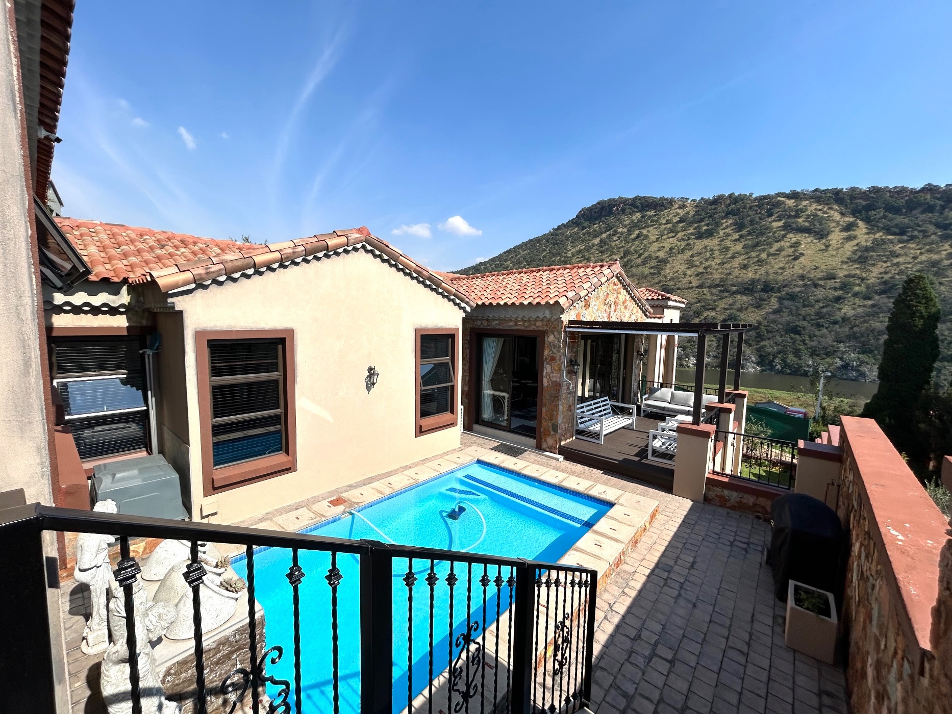 House for sale in Estate D Afrique - 1HR1701412