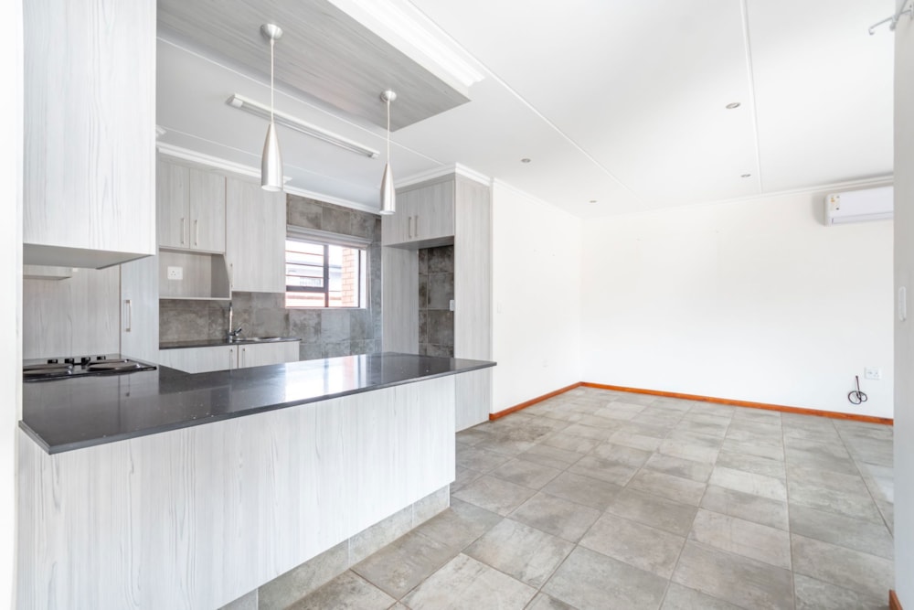 House for sale in Pomona - KTP1702478