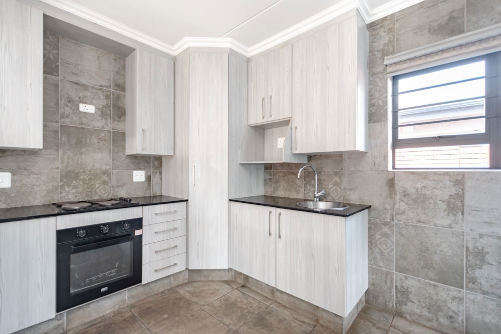 House for sale in Pomona - KTP1702478